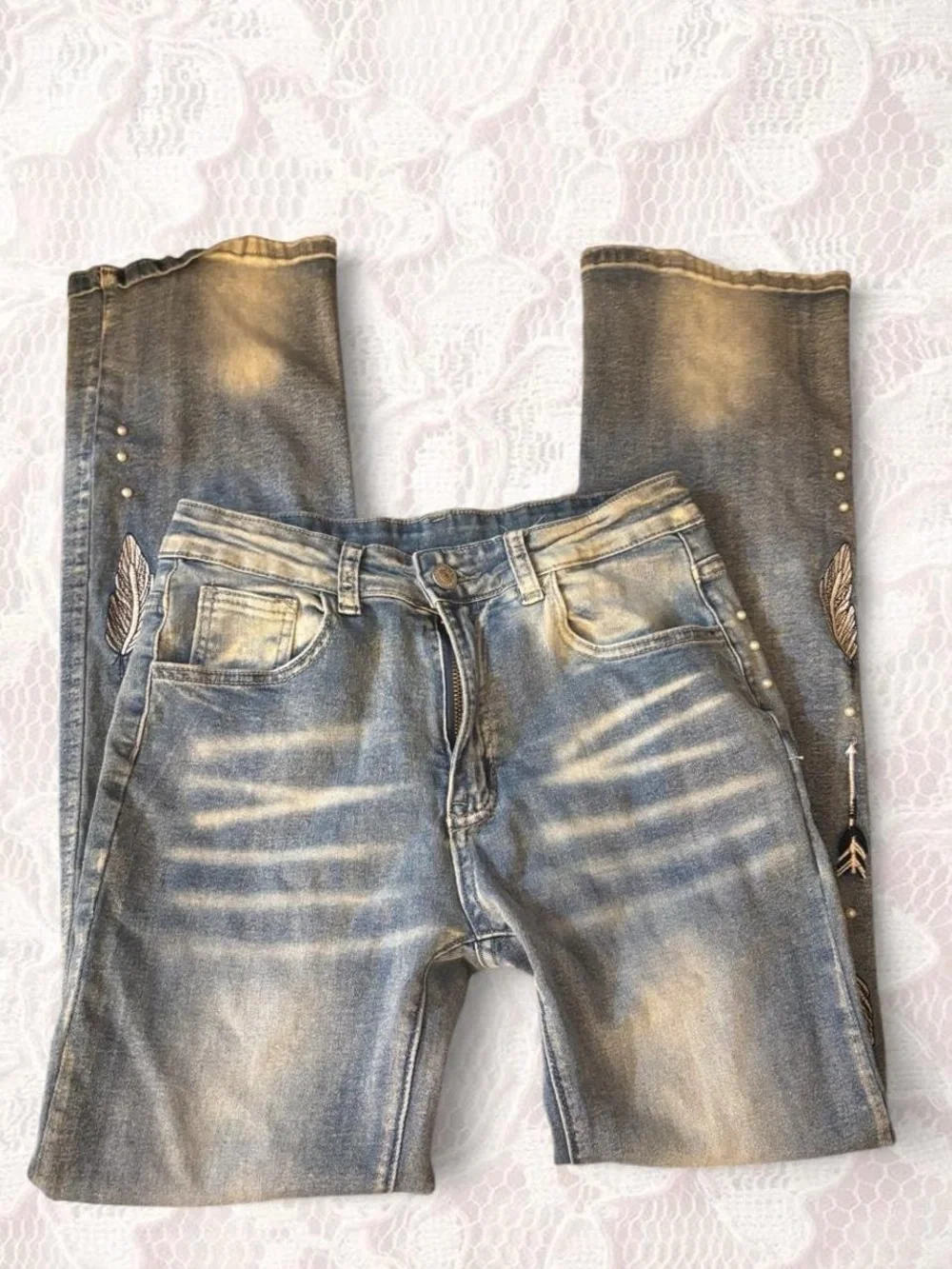 Vintage Wash BlueJeans with Embroidered Side Detail